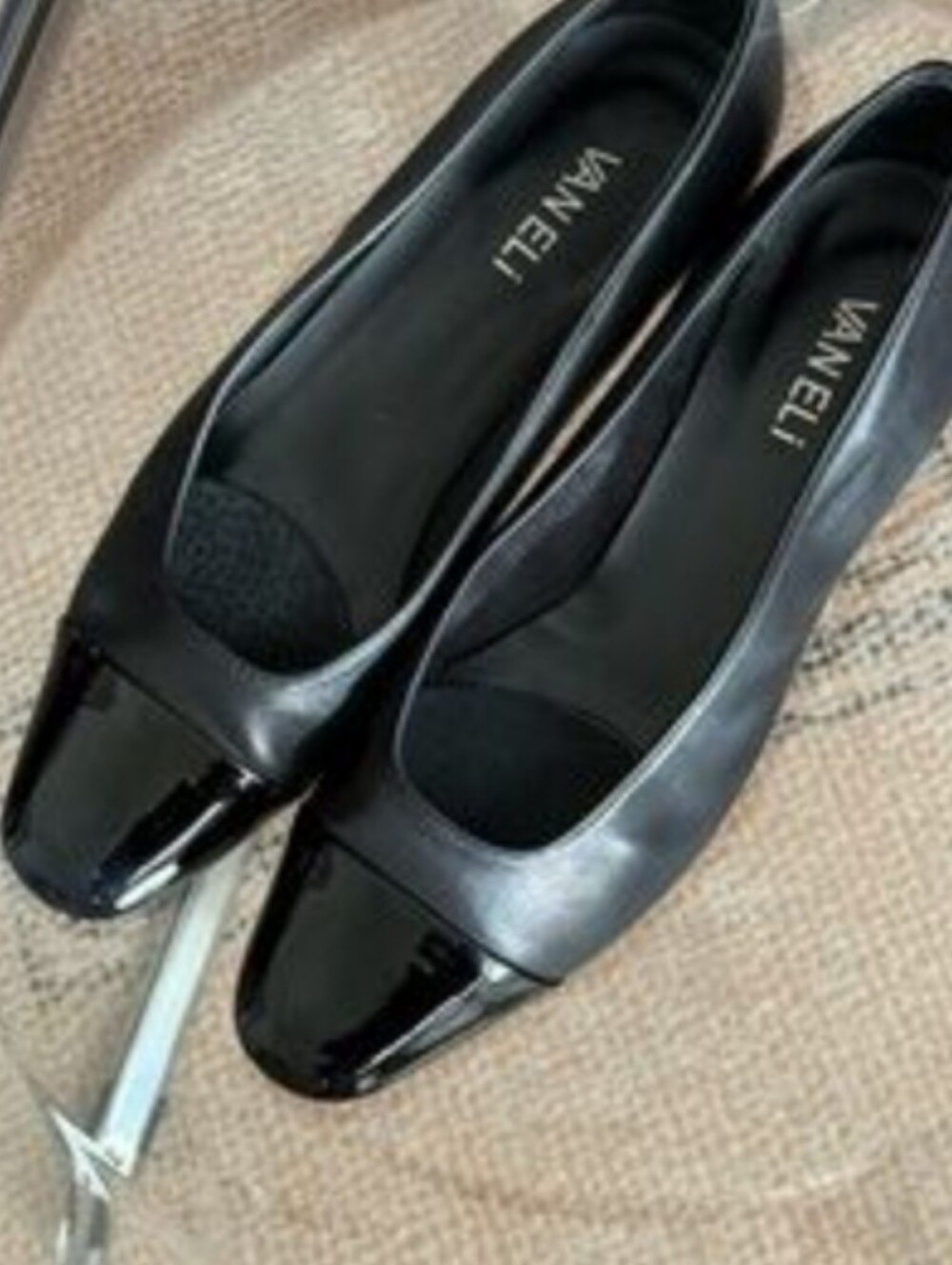 Van ELi Classic Black Women's Cap-Toe Flats  Leather Size 9